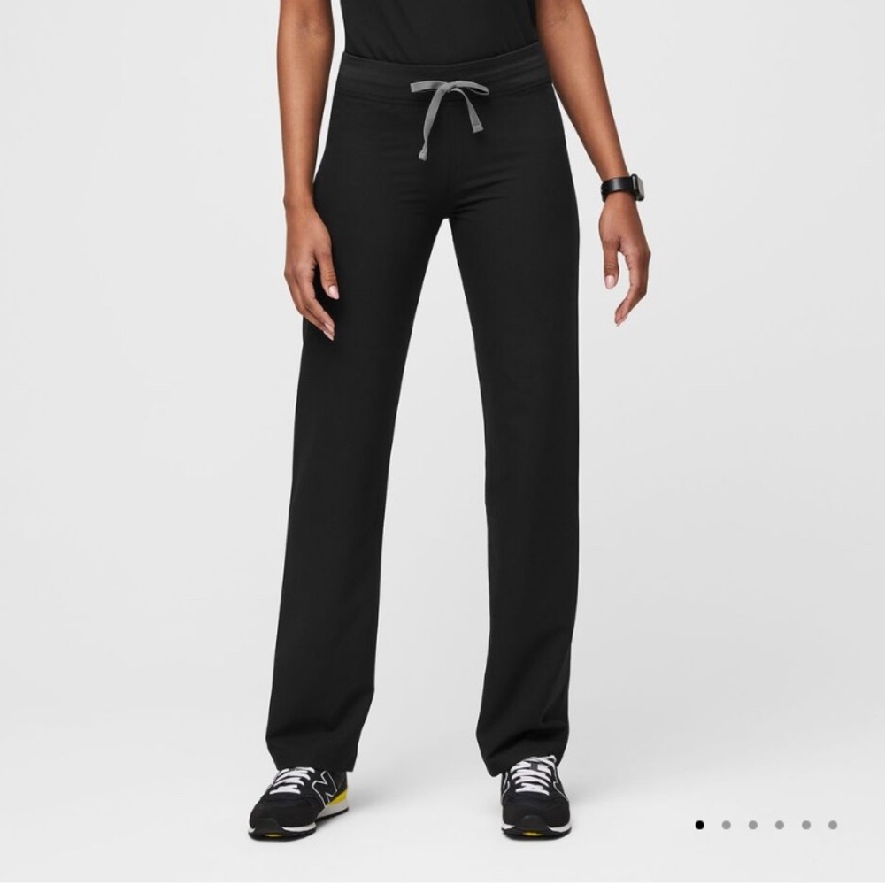 FIGS Livingston basic scrub pants - black